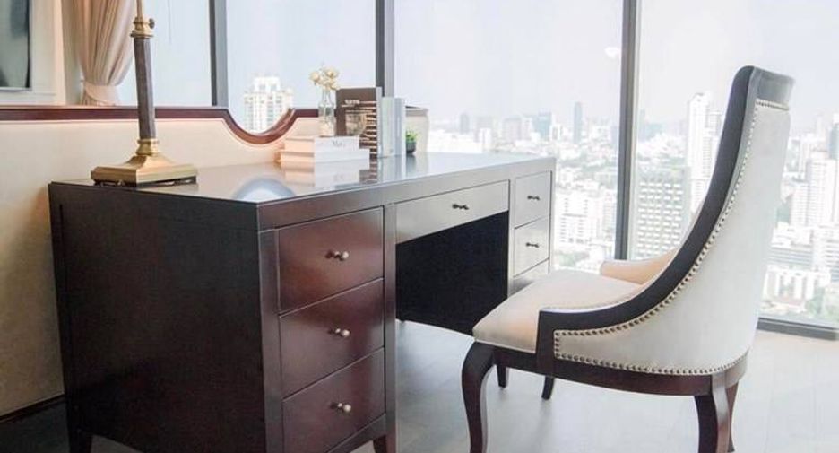 For sale 3 bedrooms condo in Khlong Toei, Bangkok