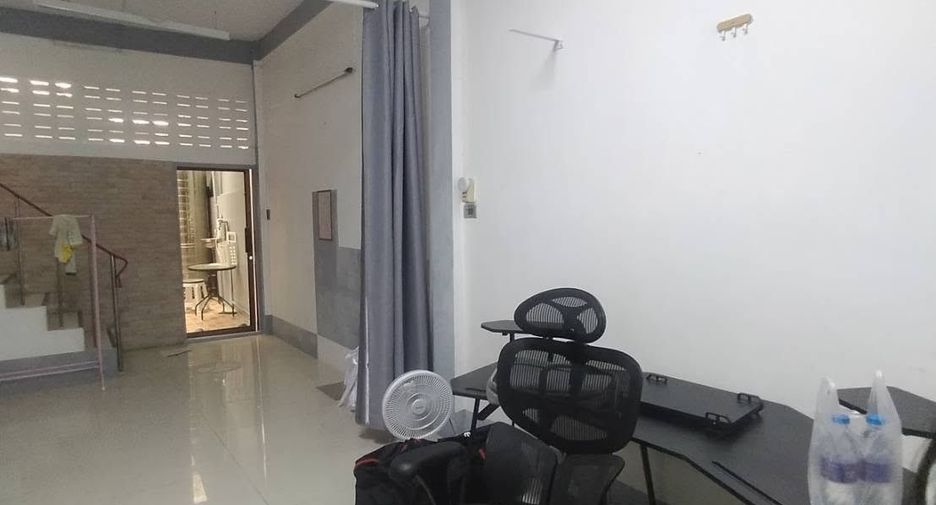 出售 和 出租 3 卧室 联排别墅 在 Bangkok Noi, 曼谷