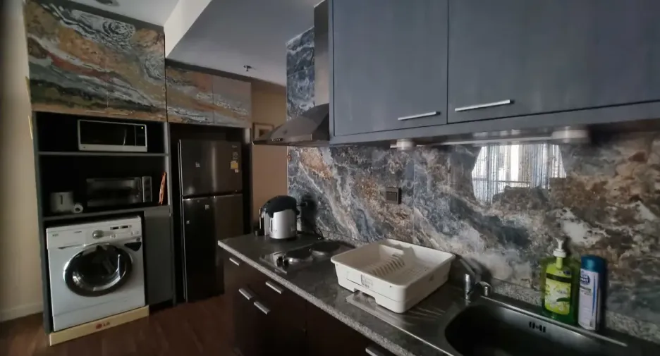 For rent 1 bed condo in Khlong Toei, Bangkok