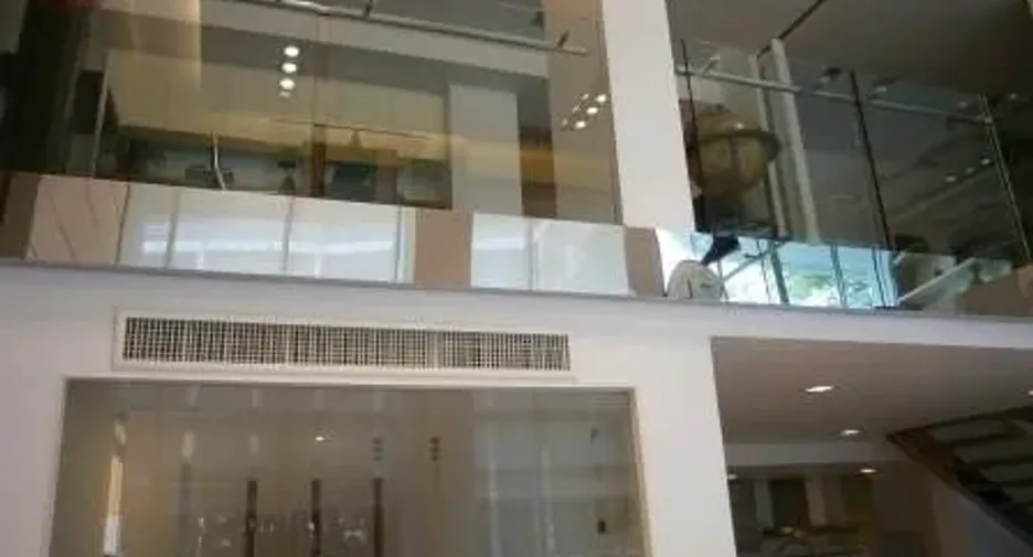 For sale 3 ベッドルーム condo in Khlong Toei, Bangkok