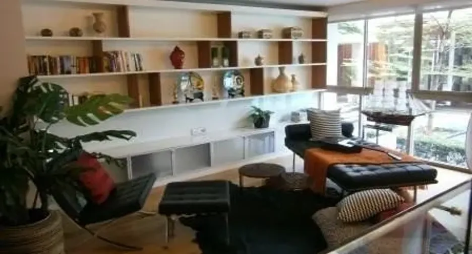 For sale 3 ベッドルーム condo in Khlong Toei, Bangkok