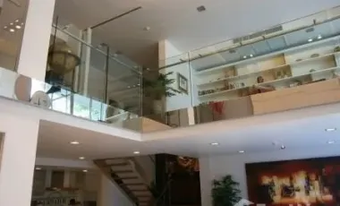 For sale 3 ベッドルーム condo in Khlong Toei, Bangkok
