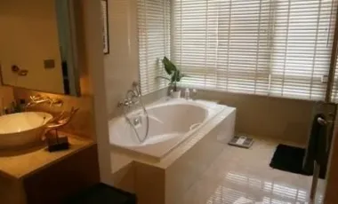 For sale 3 ベッドルーム condo in Khlong Toei, Bangkok