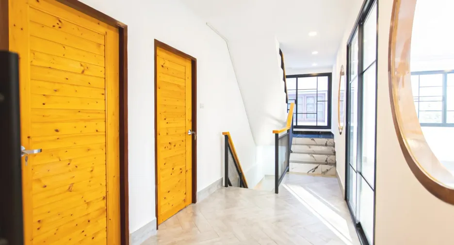 Casa adosada en venta de 7 habitaciones en Huai Khwang, Bangkok