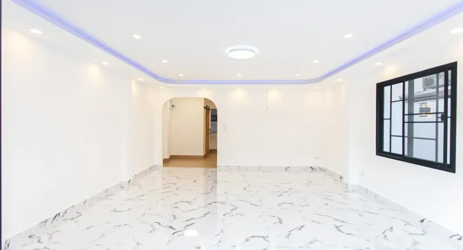 Casa adosada en venta de 7 habitaciones en Huai Khwang, Bangkok