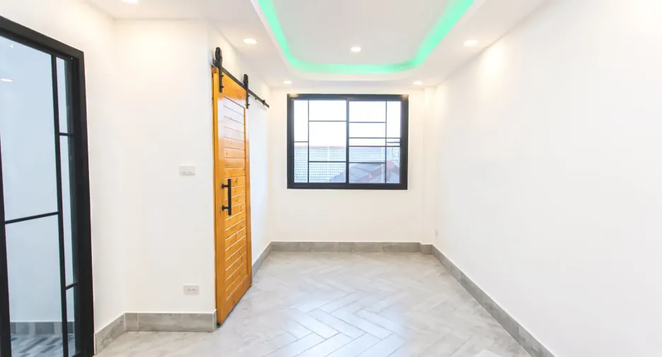 Casa adosada en venta de 7 habitaciones en Huai Khwang, Bangkok