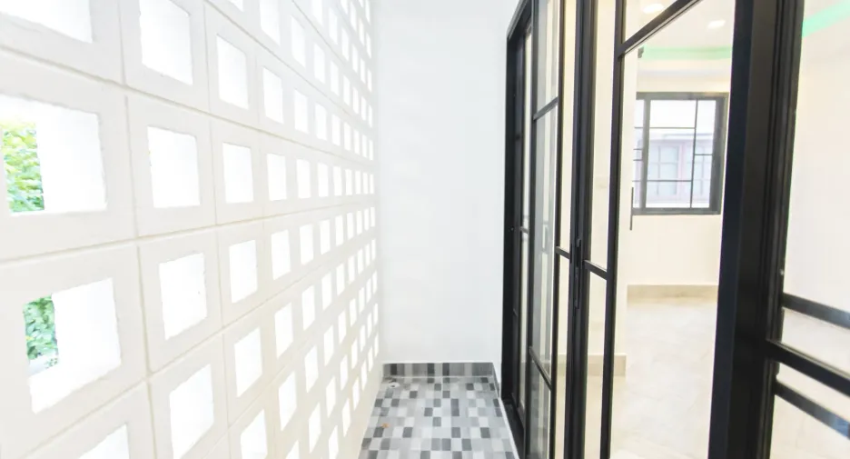 Casa adosada en venta de 7 habitaciones en Huai Khwang, Bangkok
