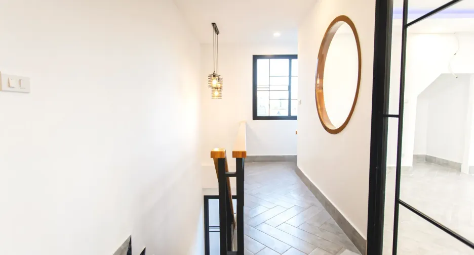 Casa adosada en venta de 7 habitaciones en Huai Khwang, Bangkok