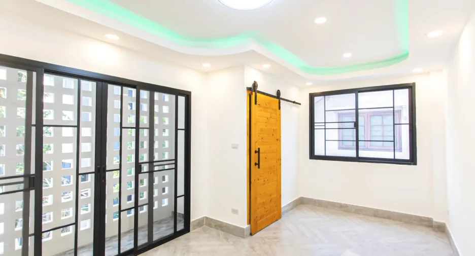 Casa adosada en venta de 7 habitaciones en Huai Khwang, Bangkok