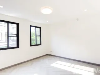 出售 4 卧室 独立屋 在 Huai Khwang, 曼谷