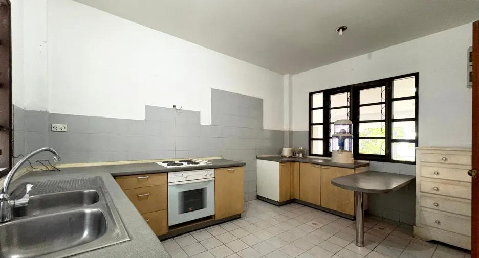 Casa en venta de 4 habitaciones en Mueang Samut Prakan, Samut Prakan
