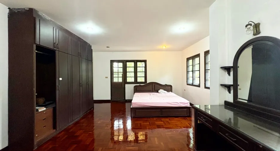 Casa en venta de 4 habitaciones en Mueang Samut Prakan, Samut Prakan