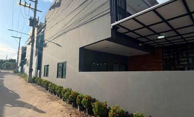Продажа 2 спальни таунхаус в Банг Ламунг, Чонбури