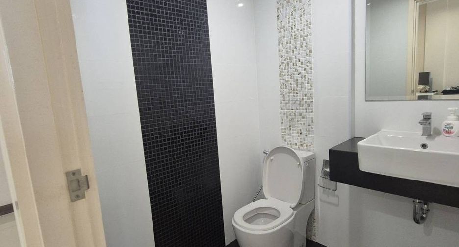 Casa adosada en venta de 5 habitaciones en Bang Phli, Samut Prakan