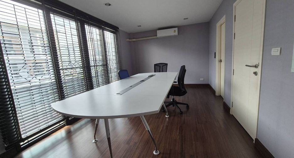 Casa adosada en venta de 5 habitaciones en Bang Phli, Samut Prakan