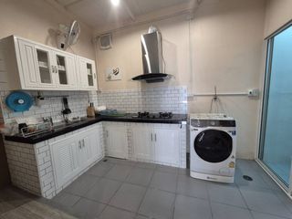 Casa adosada en venta de 5 habitaciones en Bang Phli, Samut Prakan