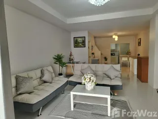 出租 2 卧室 联排别墅 在 Phuket Town, 普吉