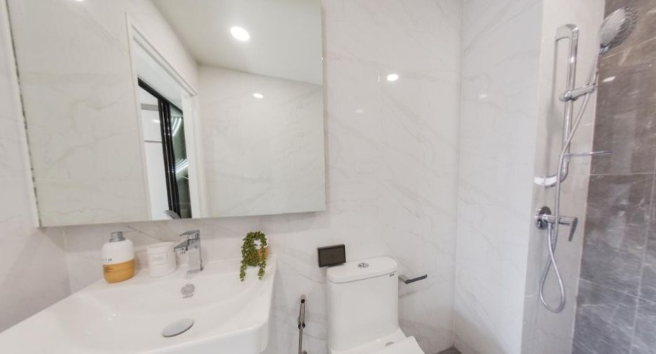 For sale 1 Beds condo in Bang Phlat, Bangkok