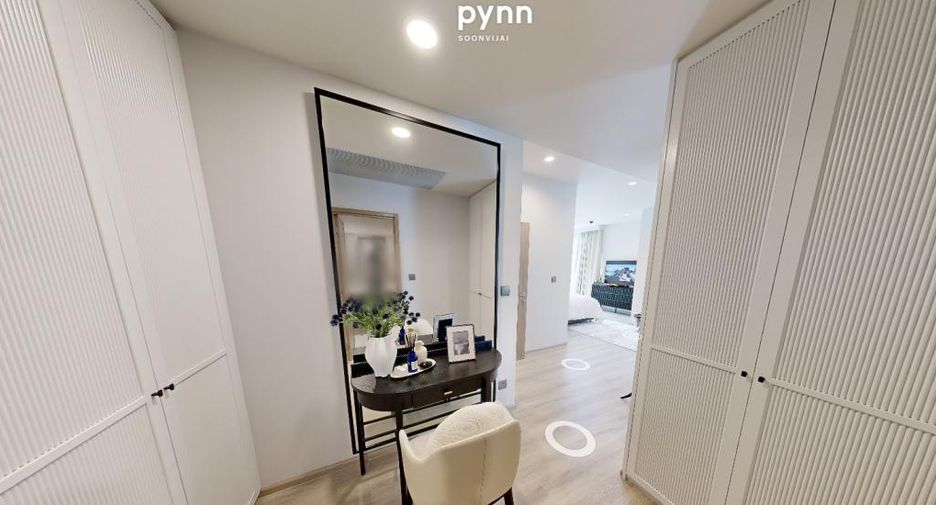 For sale 3 bedrooms condo in Huai Khwang, Bangkok