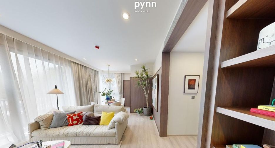 For sale 2 bedrooms condo in Huai Khwang, Bangkok