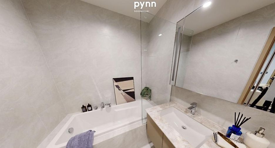 For sale 3 bedrooms condo in Huai Khwang, Bangkok