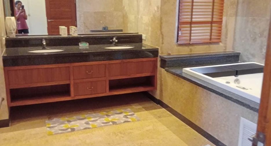 Haus zur Miete mit 4 Zimmer in Na Jomtien, Pattaya