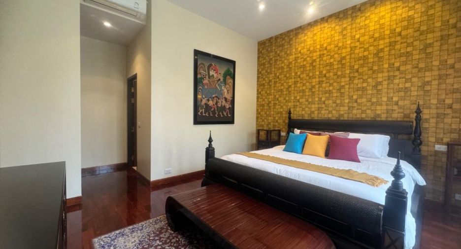 For sale 4 bedrooms house in Na Jomtien, Pattaya