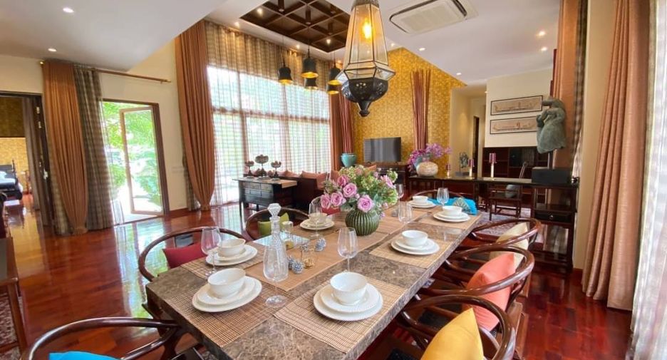 For sale 4 bedrooms house in Na Jomtien, Pattaya