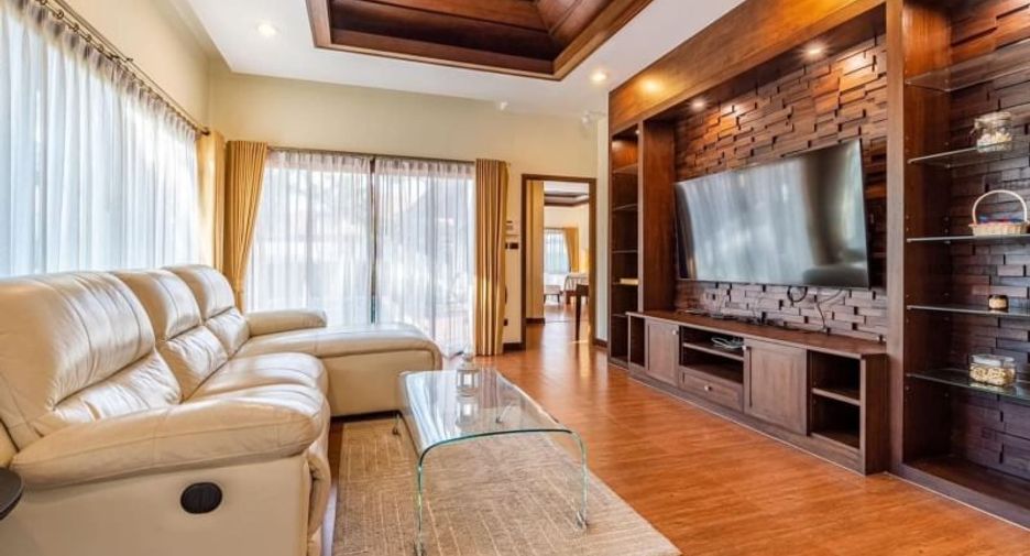Casa en alquiler de 3 habitaciones en Huay Yai, Pattaya