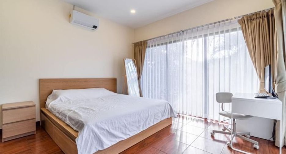 Casa en alquiler de 3 habitaciones en Huay Yai, Pattaya
