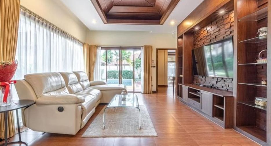 Casa en alquiler de 3 habitaciones en Huay Yai, Pattaya