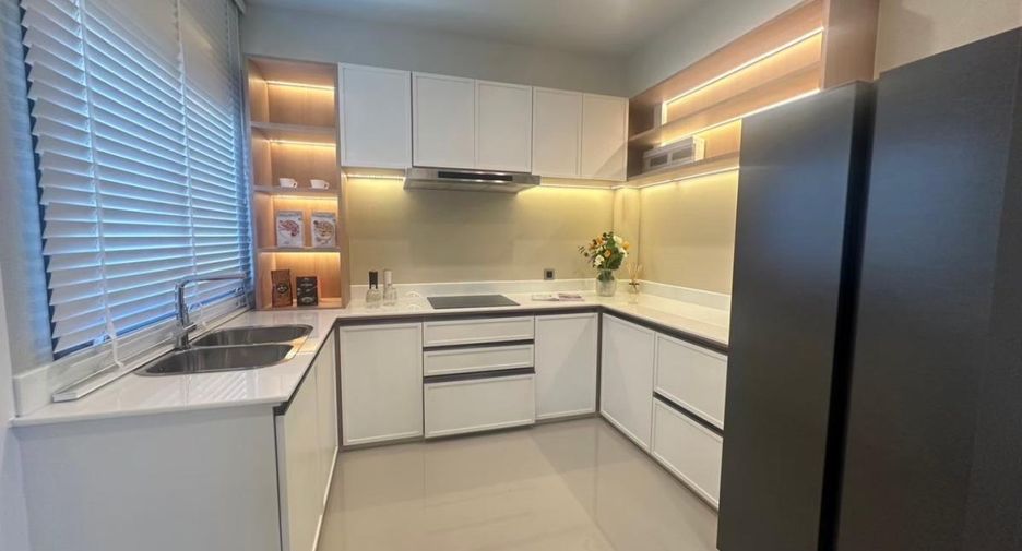 For sale 4 bedrooms house in Bang Lamung, Chonburi