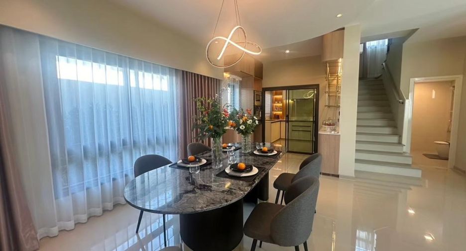 For sale 4 bedrooms house in Bang Lamung, Chonburi