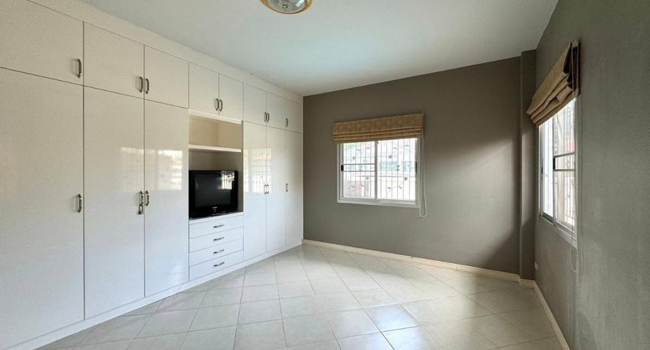 Haus zum Kauf mit 3 Zimmer in Bang Lamung, Chonburi