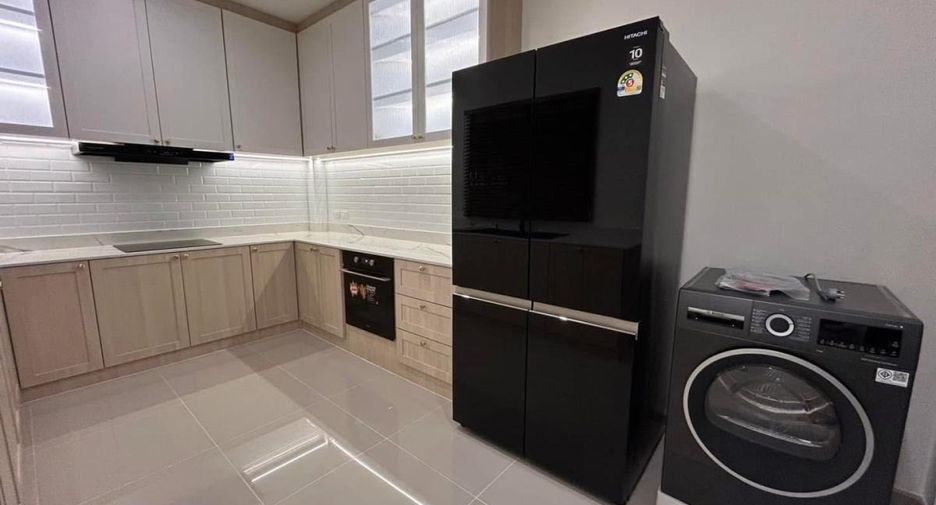 For sale 4 bedrooms house in Bang Lamung, Chonburi