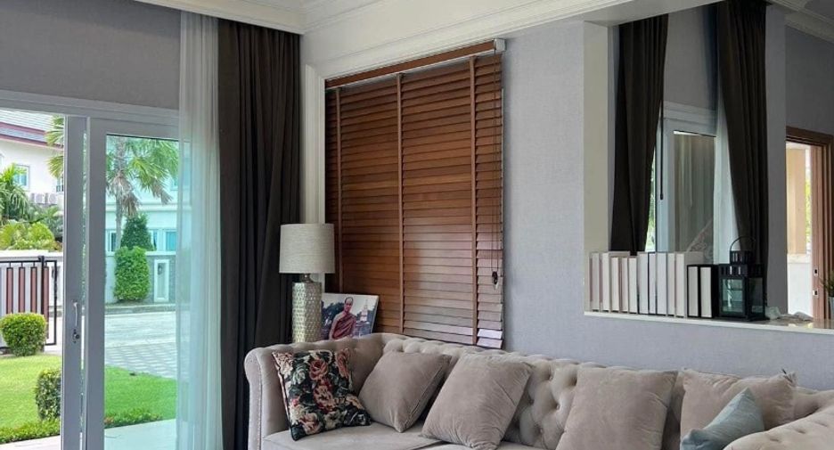 For sale 4 bedrooms house in Huay Yai, Pattaya