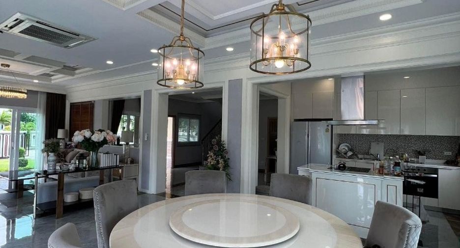 For sale 4 bedrooms house in Huay Yai, Pattaya