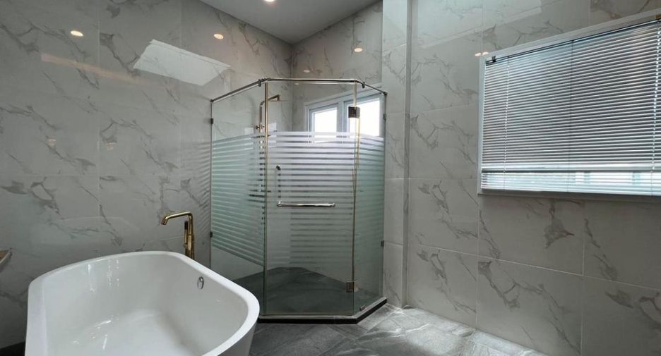 For sale 4 bedrooms house in Huay Yai, Pattaya