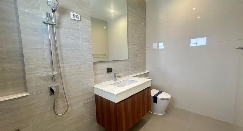 For sale 4 bedrooms house in Bang Lamung, Chonburi