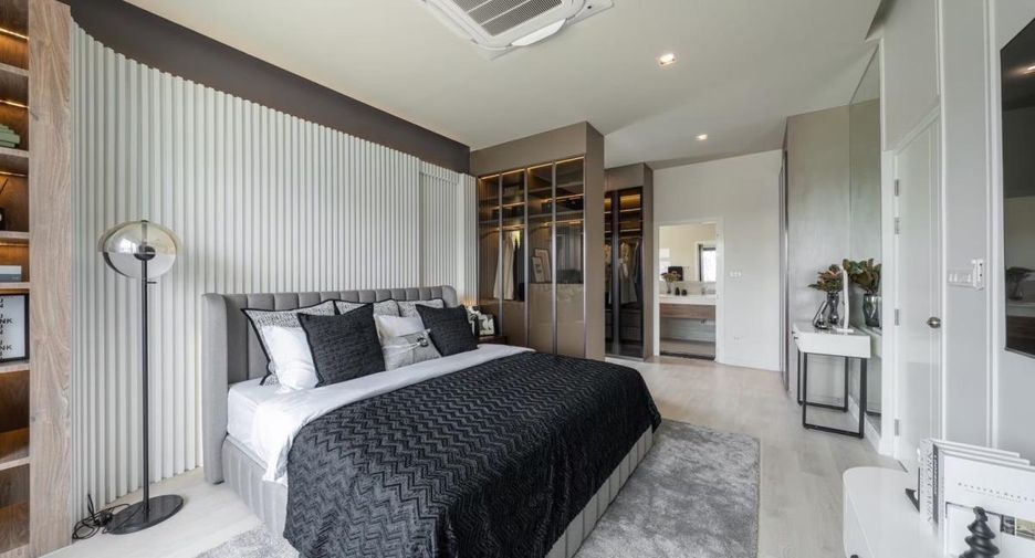 For sale 4 bedrooms house in Bang Lamung, Chonburi