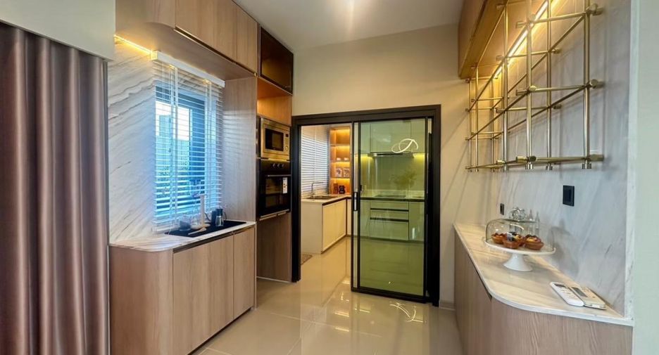 For sale 4 bedrooms house in Bang Lamung, Chonburi