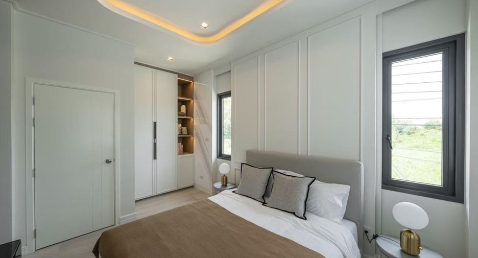 For sale 4 bedrooms house in Bang Lamung, Chonburi