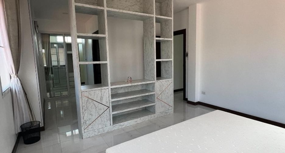 À vendre 4 chambres maison à Jomtien, Pattaya