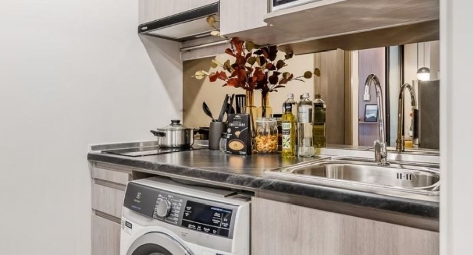 For sale 1 bed condo in Si Racha, Chonburi