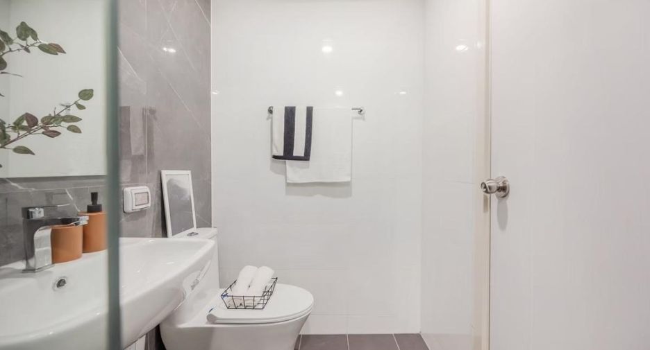 For sale 1 bed condo in Si Racha, Chonburi