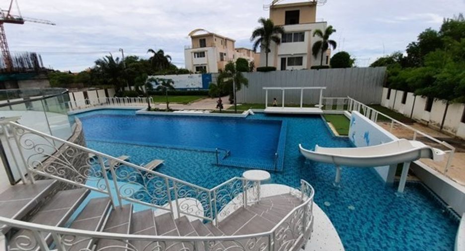 For sale 3 bedrooms condo in Jomtien, Pattaya