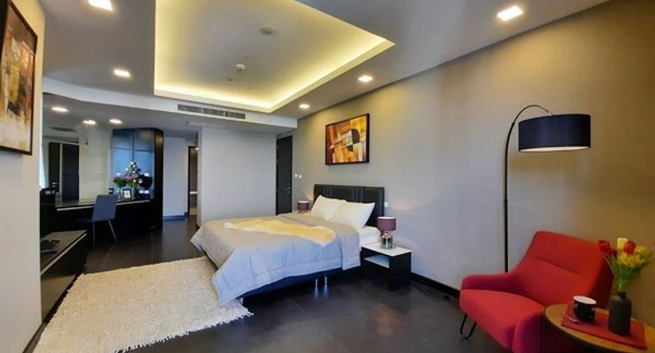 For sale 3 bedrooms condo in Jomtien, Pattaya
