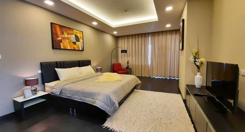 For sale 3 bedrooms condo in Jomtien, Pattaya