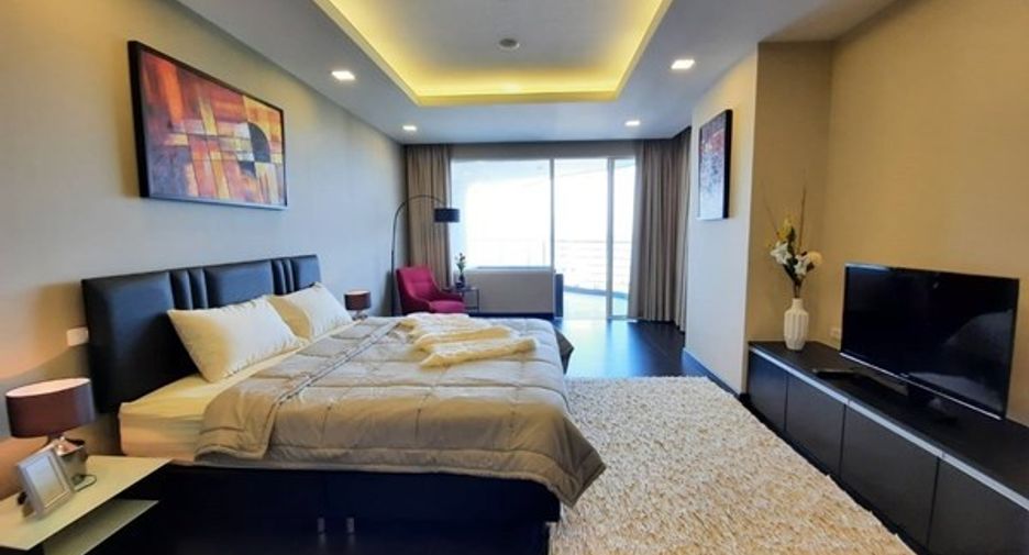 For sale 3 bedrooms condo in Jomtien, Pattaya