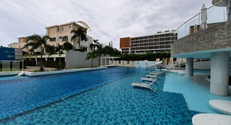 For sale 3 bedrooms condo in Jomtien, Pattaya